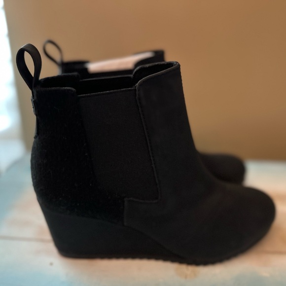 NWT TOMS Women's Bailey Ankle Bootie - Size 7.5 - Picture 1 of 6